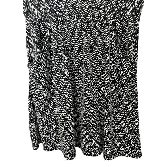 CRAZY 8 CAP SLV PULL-OVER MIDI WAIST DRESS, JUNIORS, XL (14/16)-BLACK & WHITE - Picture 7 of 11